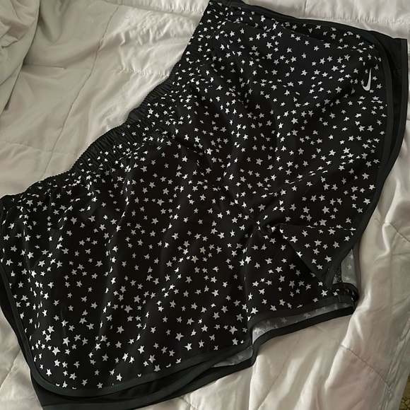 Nike Plus Size Shorts - Picture 1 of 3